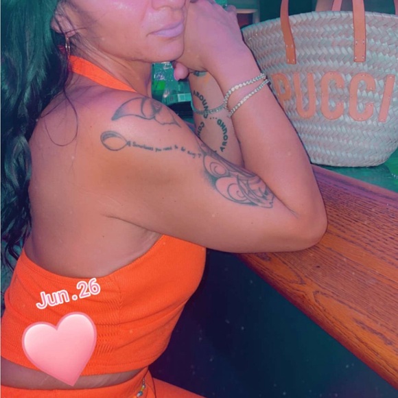 Meet your Posher, Nina The Original Business Vixen and Mastermind! - Picture 6 of 11